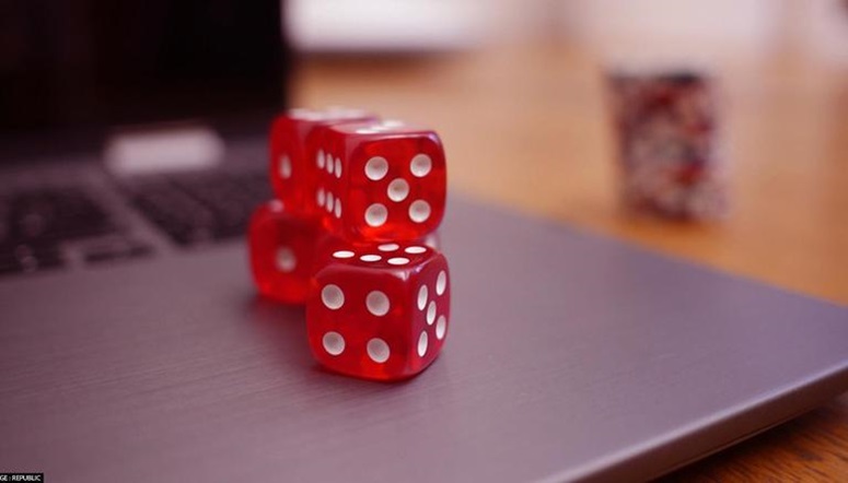 Gather information about the positive aspects of online gambling