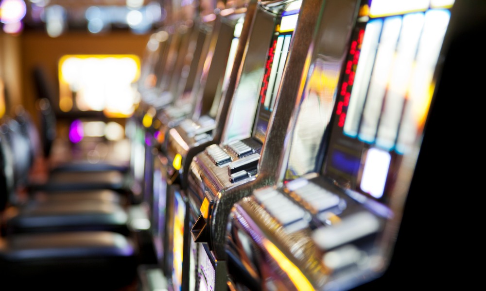 What triggers online lottery bonus round activation?